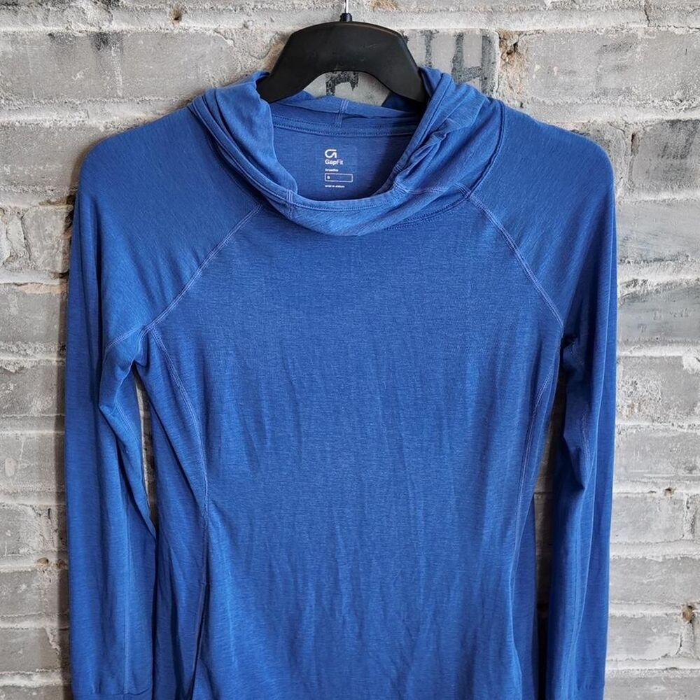 blue gapfit athletic breathable long sleeve top small